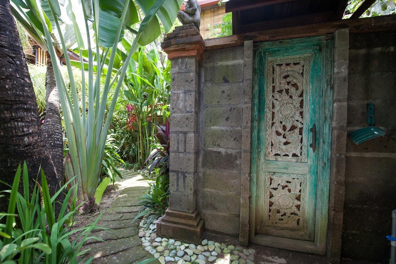 נוסא דואה Pondok Agung Bed & Breakfast מראה חיצוני תמונה