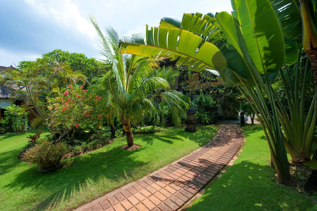 נוסא דואה Pondok Agung Bed & Breakfast מראה חיצוני תמונה